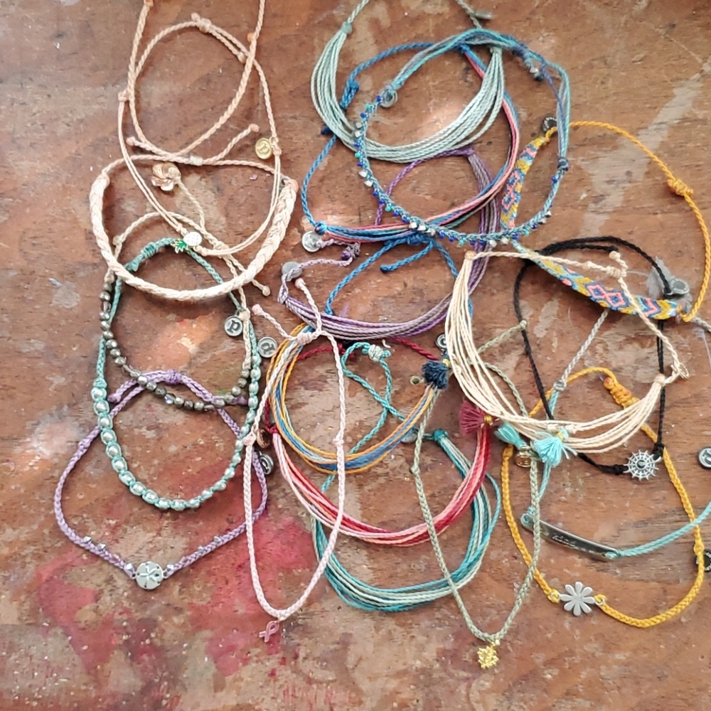 Puravida bracelets with 3 bags